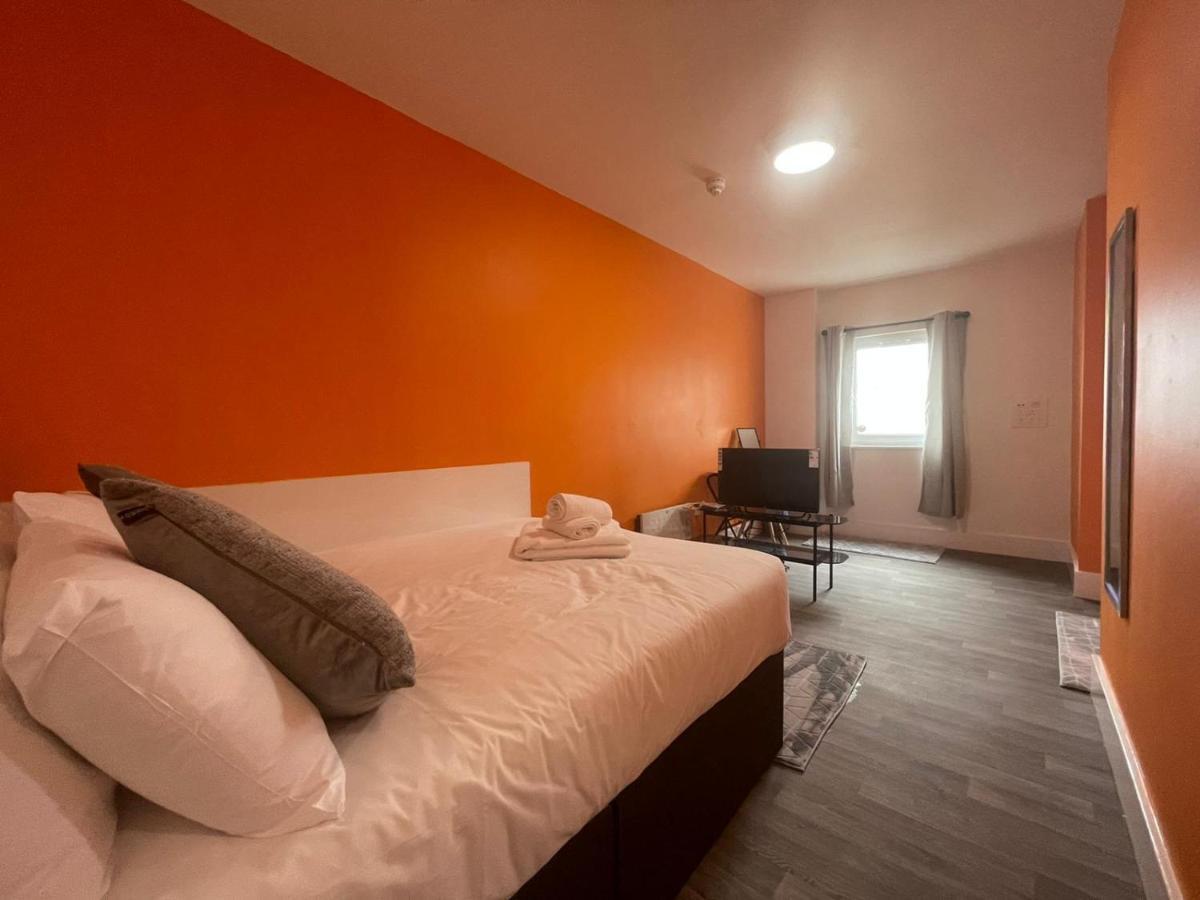 Neon 160 Hostel Swansea Buitenkant foto