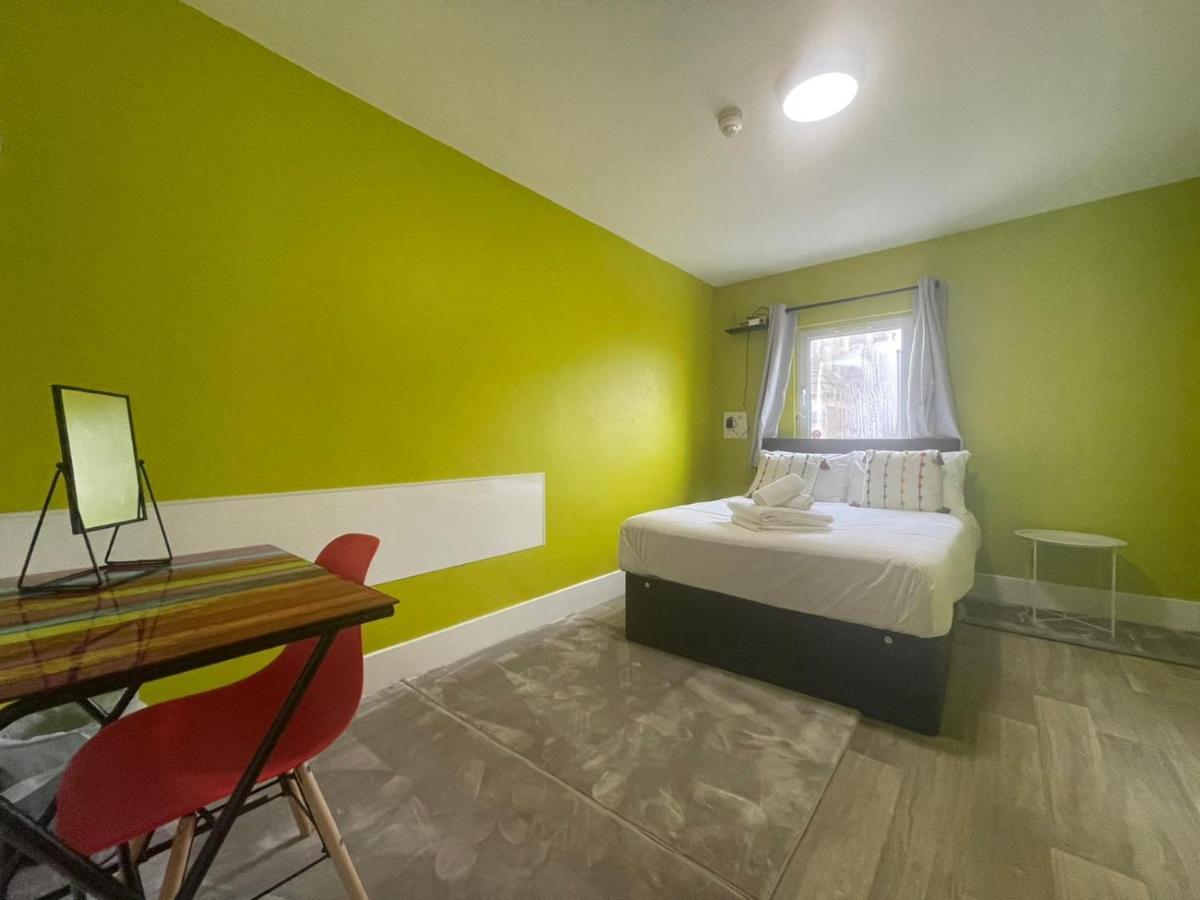 Neon 160 Hostel Swansea Buitenkant foto
