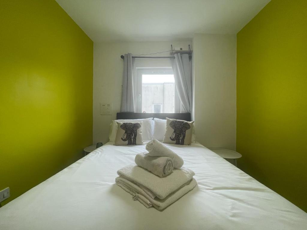 Neon 160 Hostel Swansea Buitenkant foto
